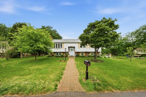 35 Purdue Dr, Milford, MA, 01757-1242 | Card Image
