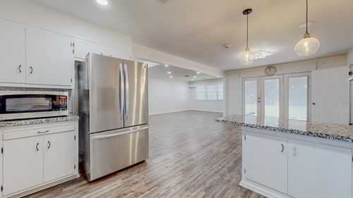 2195 Shady Ln, Beaumont, TX, 77706-3024 | Card Image