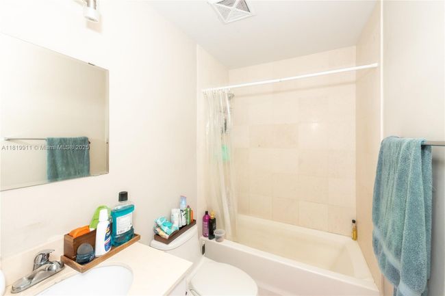 APT-4808 - 60 Sw 13 Th St, Condo with 1 bedrooms, 2 bathrooms and null parking in Miami FL | Image 13