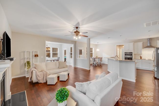 Spacious living set for conversation style seating. | Image 14