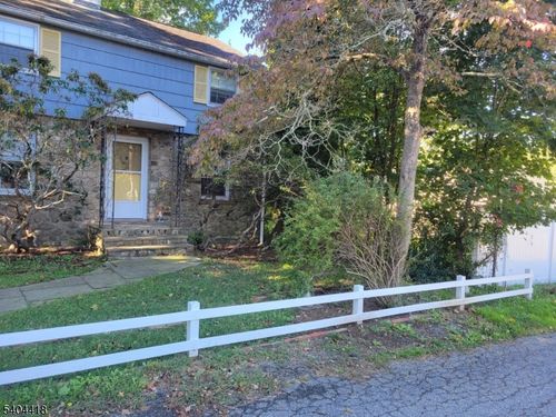 8 Randolph Ave, Hopatcong, NJ, 07843-1326 | Card Image