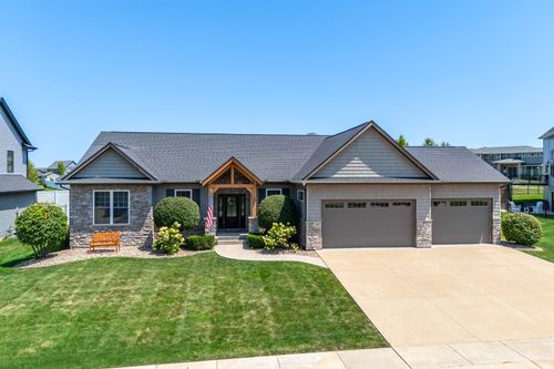 5511 Willmeyer Dr, Bettendorf, IA, 52722-2461 | Card Image