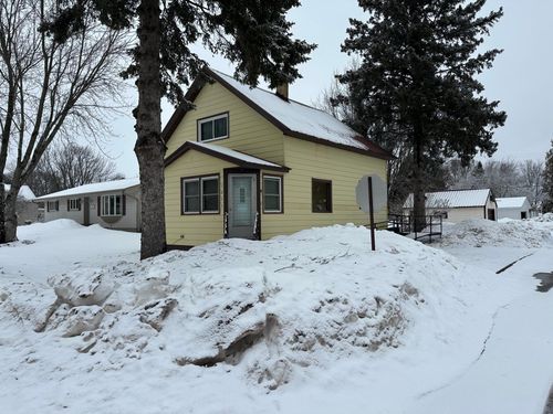 1211 E Pierce St, Wakefield, MI, 49968-1541 | Card Image