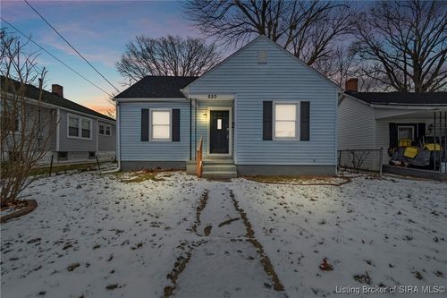 820 Mechanic St, Jeffersonville, IN, 47130-4155 | Card Image