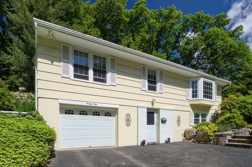 24 Centerwood Dr, Holden, MA, 01520-1557 | Card Image
