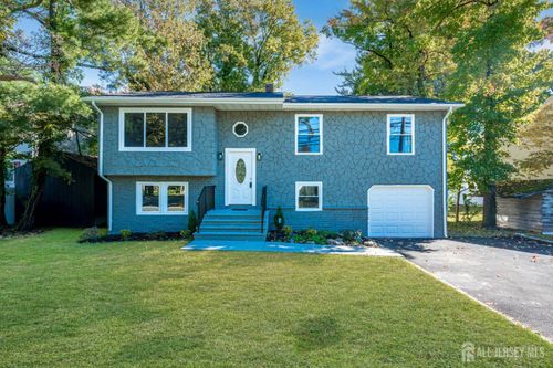 704 Wood Ave, Colonia, NJ, 07067-2427 | Card Image