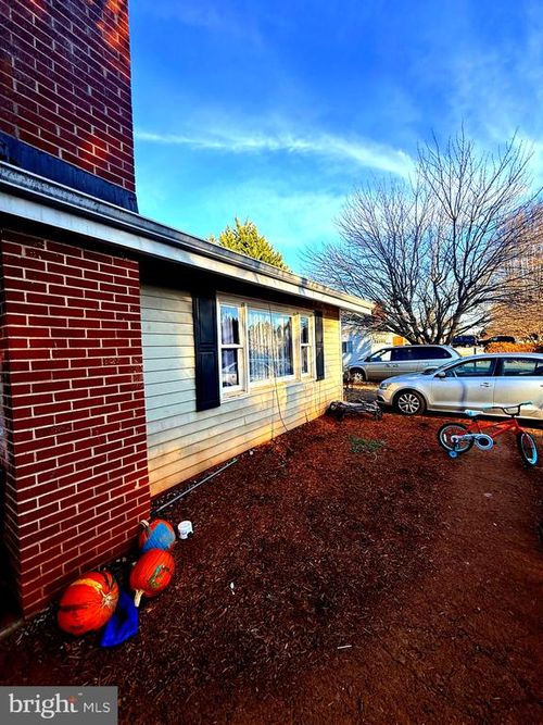 121 Elizabeth St, Culpeper, VA, 22701-4001 | Card Image