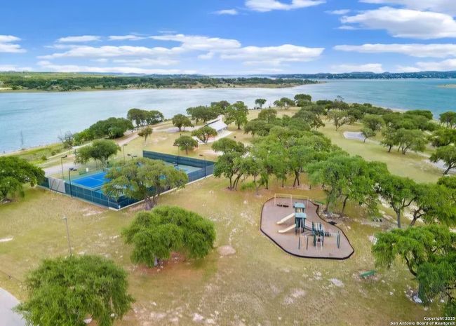 1033 Mystic Shores Blvd, House other with 5 bedrooms, 4 bathrooms and null parking in Spring Branch TX | Image 39