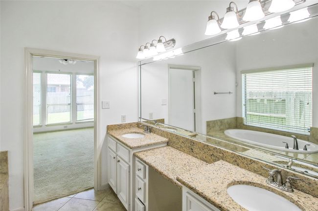 13204 Quiet Lake Ln, House other with 5 bedrooms, 4 bathrooms and 2 parking in Pearland TX | Image 16