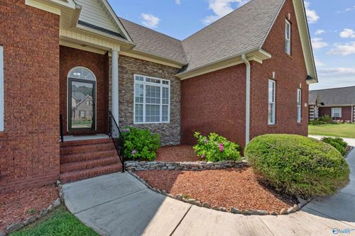 226 Twin Lakes Dr, New Market, AL, 35761-7646 | Card Image