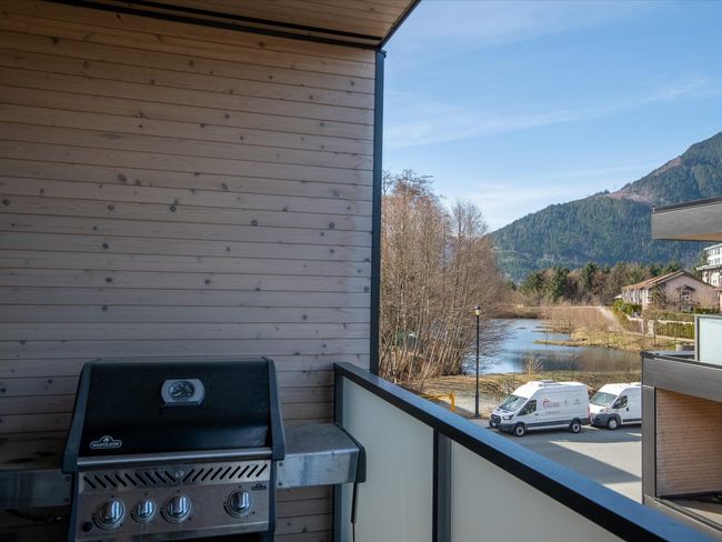 1287 Main Street, Home with 3 bedrooms, 2 bathrooms and 4 parking in Squamish BC | Image 11