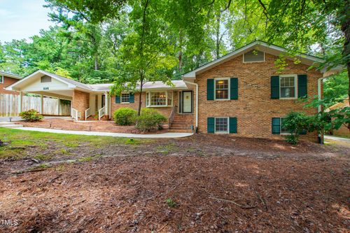 525 Ellynn Drive, Cary, NC, 27511 | Card Image