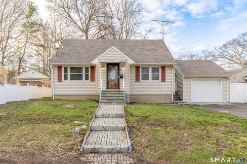 415 Jewett Ave, Bridgeport, CT, 06606-2827 | Card Image