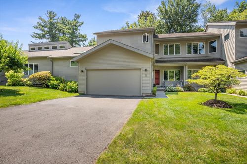 2-2 Templeton Ct, Avon, CT, 06001-3950 | Card Image