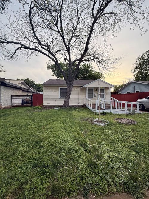 217 14th Street, Grand Prairie, TX, 75050 | Card Image