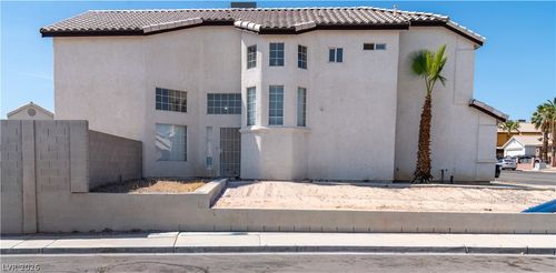 3822 Gulliver St, Las Vegas, NV, 89115-0381 | Card Image