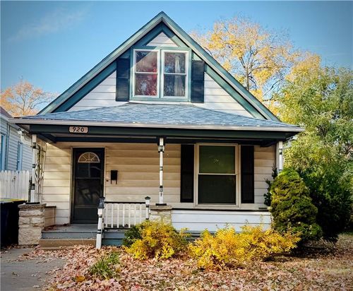 920 42nd St, Kansas City, MO, 64111-4016 | Card Image