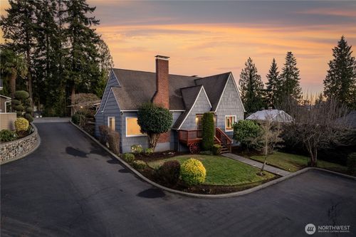 2 Country Club Dr, Longview, WA, 98632-5425 | Card Image