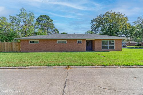 801 Vicnaire St, New Iberia, LA, 70563-2041 | Card Image