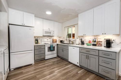 10029 Santana Ranch Ln, Santee, CA, 92071-1669 | Card Image