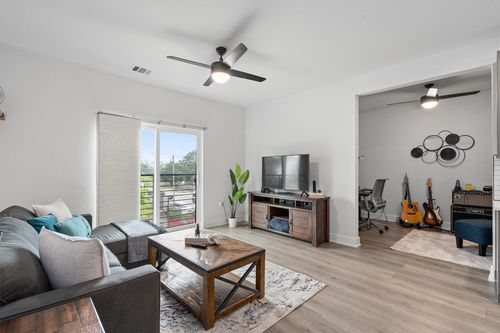 apt-323-2220 Webberville Rd, Austin, TX, 78702-3682 | Card Image