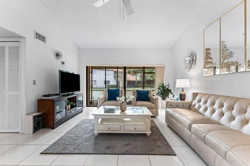 104-10 Via De Casas Sur, Boynton Beach, FL, 33426-8841 | Card Image