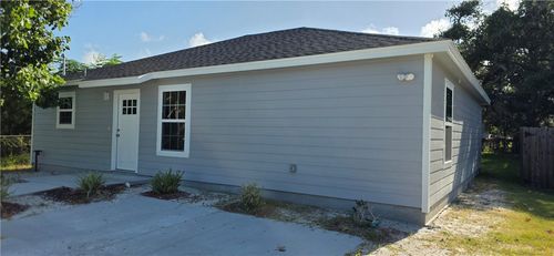 905 N Pearl St, Rockport, TX, 78382-4243 | Card Image
