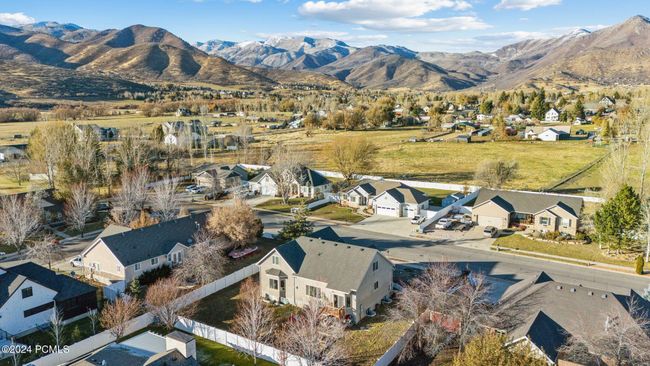 Aerial view with a mountain view | Image 25