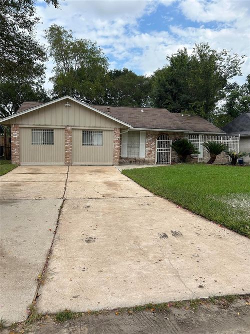 7618 Kellwood Dr, Houston, TX, 77040-4517 | Card Image