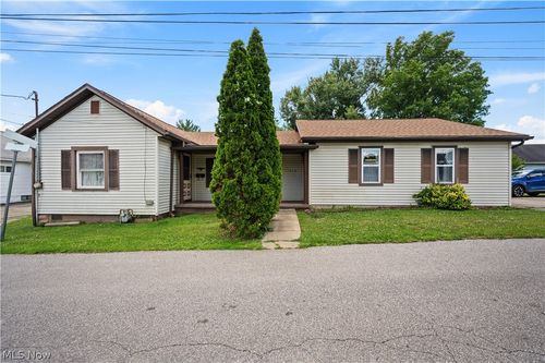 1315 Cale St, Parkersburg, WV, 26101-6911 | Card Image