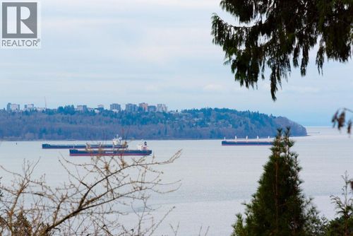 2338 Ottawa Avenue, West Vancouver, BC, V7V2S9 | Card Image