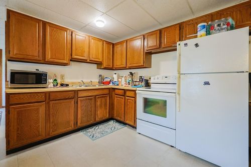 2-31 Leicester St, North Oxford, MA, 01537-1218 | Card Image