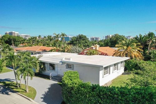 725 91st St, Surfside, FL, 33154-3132 | Card Image