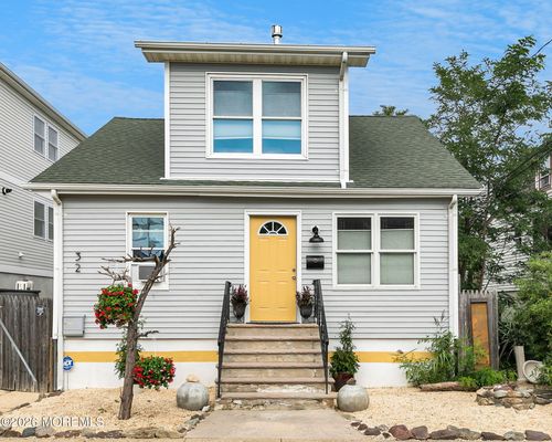 32 Huddy Ave, Highlands, NJ, 07732-1433 | Card Image