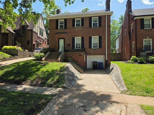 7264 Northmoor Dr, Saint Louis, MO, 63105-2110 | Card Image