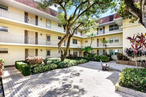 242-5510 Tamberlane Circle, Palm Beach Gardens, FL, 33418 | Card Image