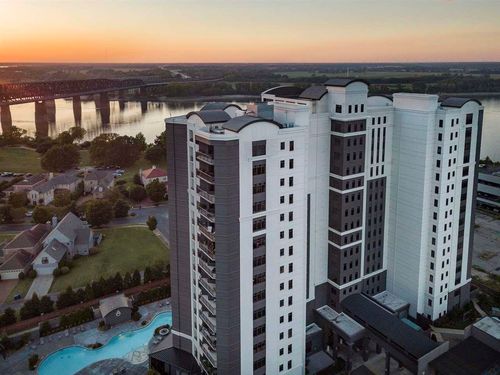 1105-717 S Riverside Dr, Memphis, TN, 38103-1738 | Card Image