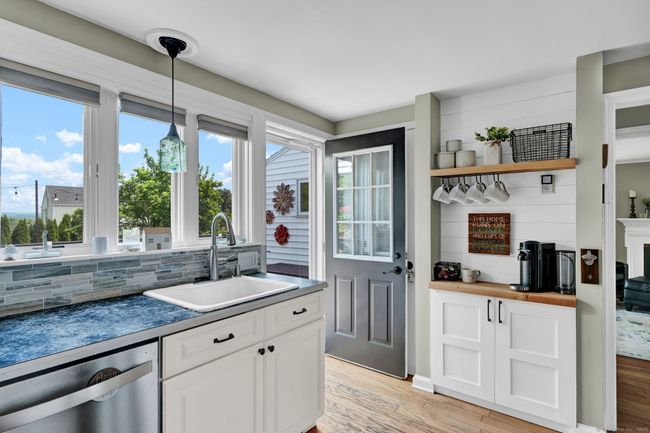 80 Longvue Dr, House other with 3 bedrooms, 2 bathrooms and null parking in Wethersfield CT | Image 10