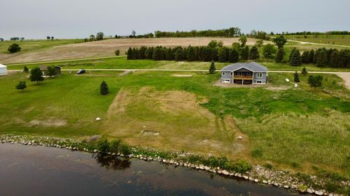 48122 Isaak Ln, Big Stone City, SD, 57216-2223 | Card Image