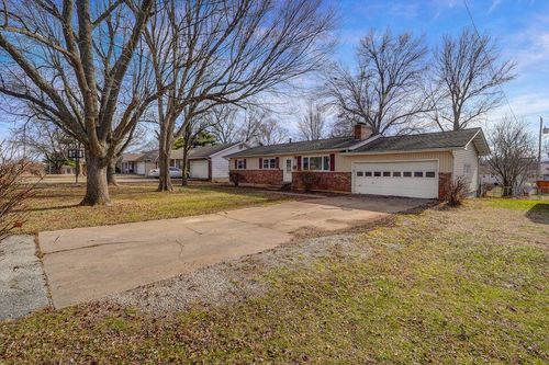 3138 W Crestview St, Springfield, MO, 65807-3148 | Card Image