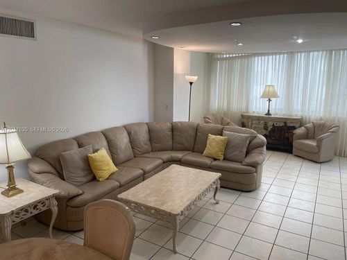 424-5005 Collins Ave, Miami Beach, FL, 33140-2744 | Card Image