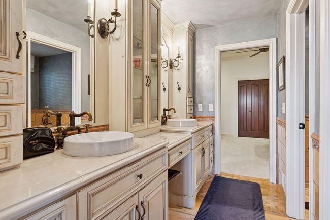 6425 Virginia Dr, House other with 4 bedrooms, 6 bathrooms and null parking in Excelsior MN | Image 39