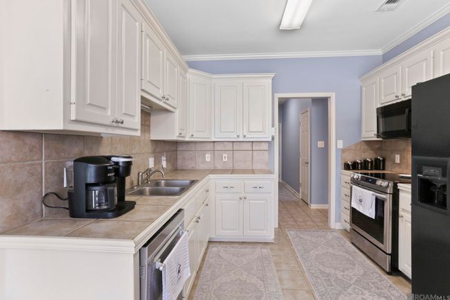 13517 Paces Pt, House other with 3 bedrooms, 2 bathrooms and 2 parking in Gonzales LA | Image 5