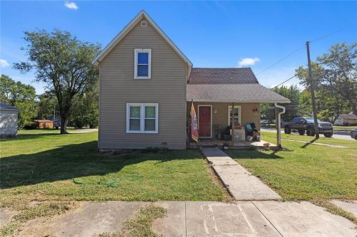 344 W 7th Ave, Garnett, KS, 66032-1416 | Card Image
