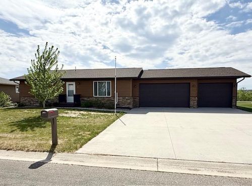 822 9th Ave, Perham, MN, 56573-1163 | Card Image