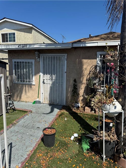 13028 S Main St, Los Angeles, CA, 90061-1606 | Card Image