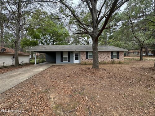 105 E Woodcrest Drive, Jackson, MS, 39212 | Card Image