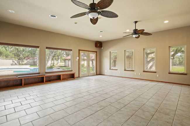tons of natural light | Image 29
