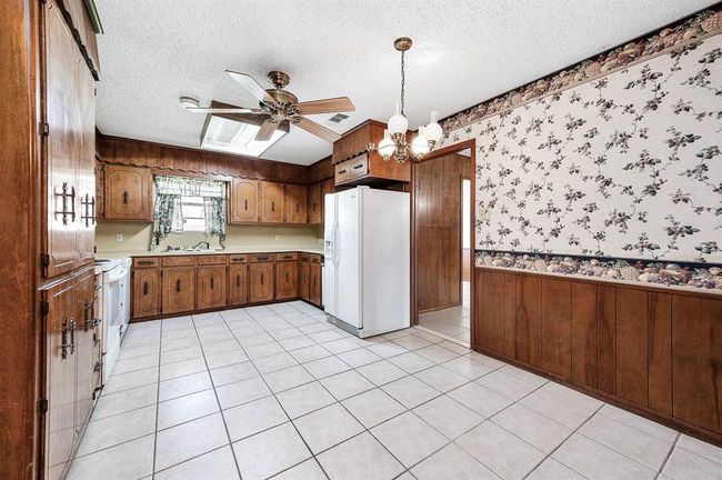 49 Robin Dr, House other with 3 bedrooms, 2 bathrooms and 2 parking in Alvin TX | Image 17