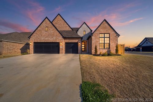 2847 E 141st Ct S, Bixby, OK, 74008-3996 | Card Image